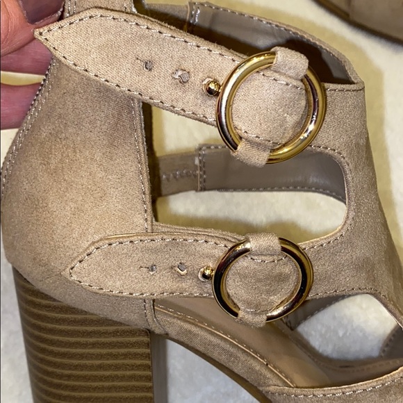 Apt. 9 Defined Comfort Peep Toe Heel Booties - Picture 10 of 11